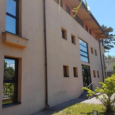 Apartman V4 *