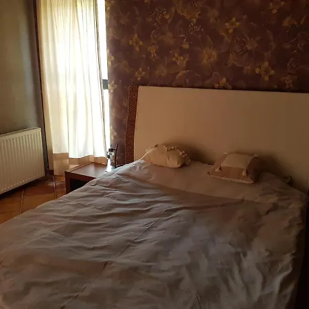 V4 Apartman *