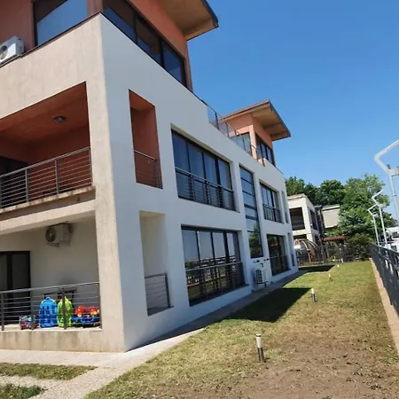 V4 Apartman Észak-Eforie