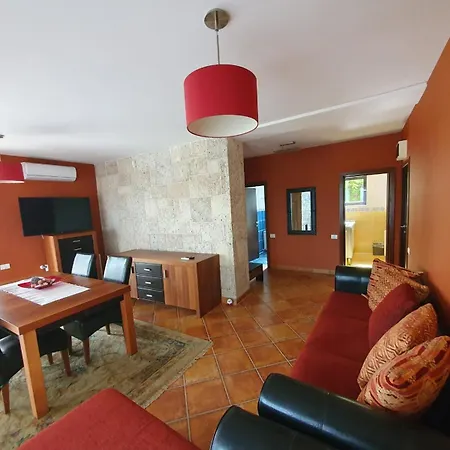 Apartman V4 *