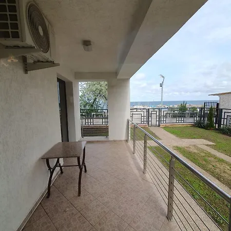 V4 Apartman *