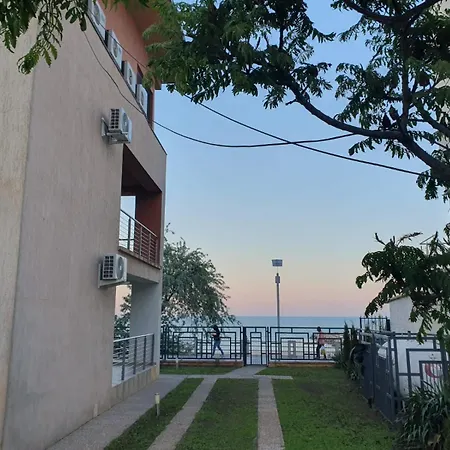 Apartman V4 *