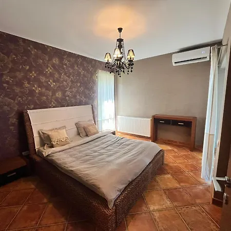 V4 Apartman *